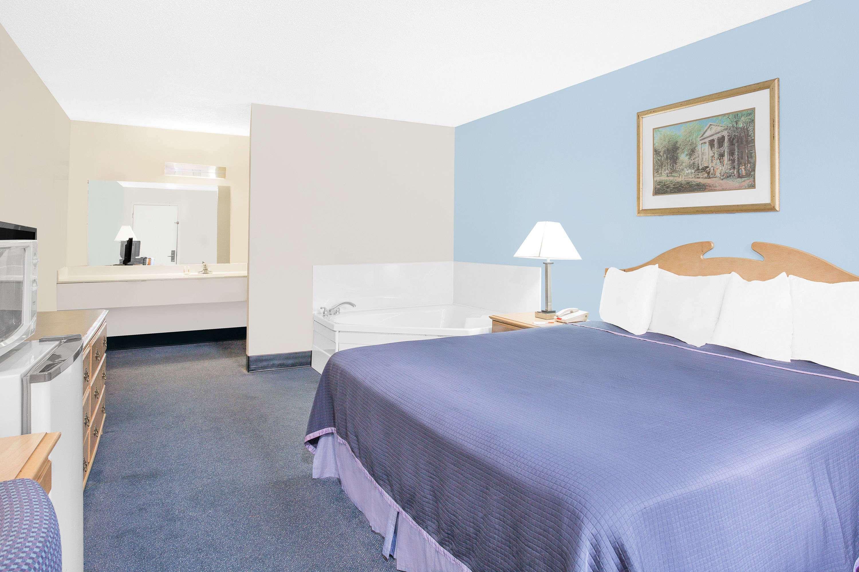 Howard Johnson By Wyndham Staunton Buitenkant foto