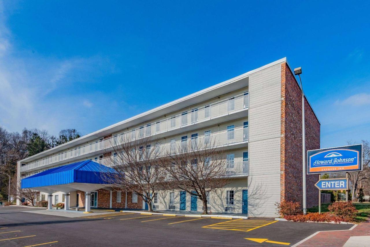 Howard Johnson By Wyndham Staunton Buitenkant foto